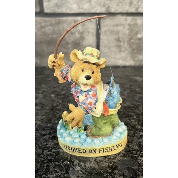 Enesco Moose Creek Crossing “Hooked on Fishing” 1995 Bear with Hook #170437 - Picture 2 of 6